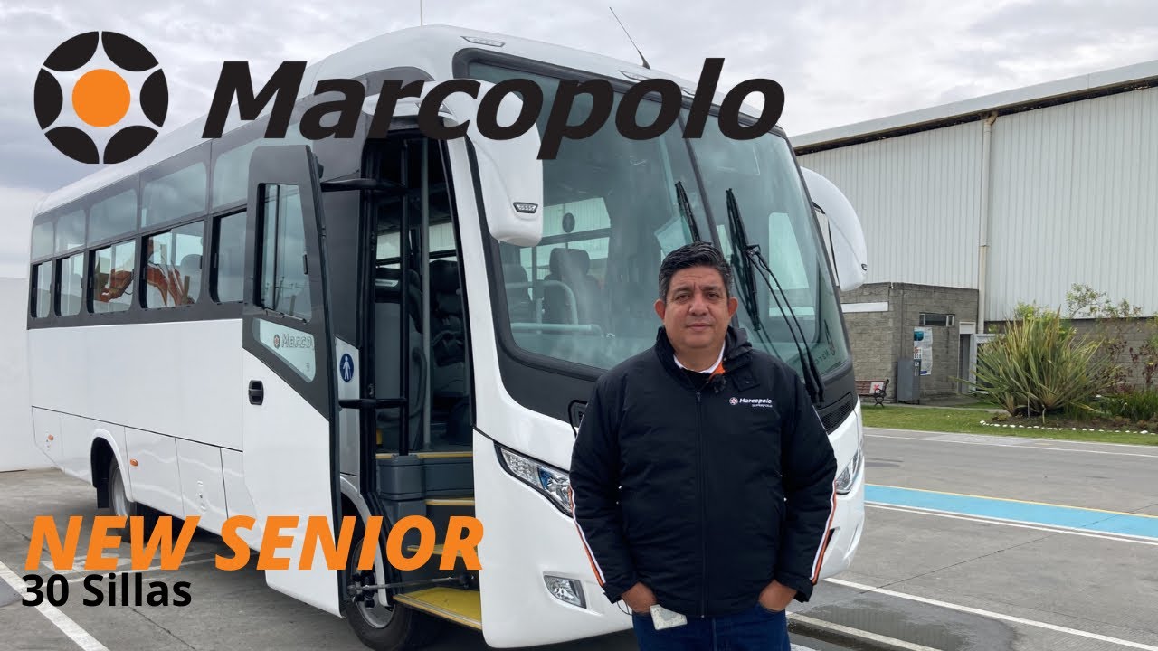 un autobus cuya capacidad es de 30 pasajeros
