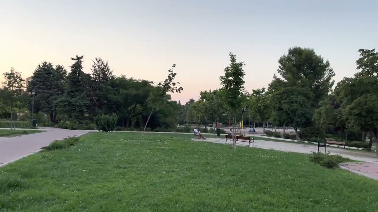 a que hora se hace de noche en españa
